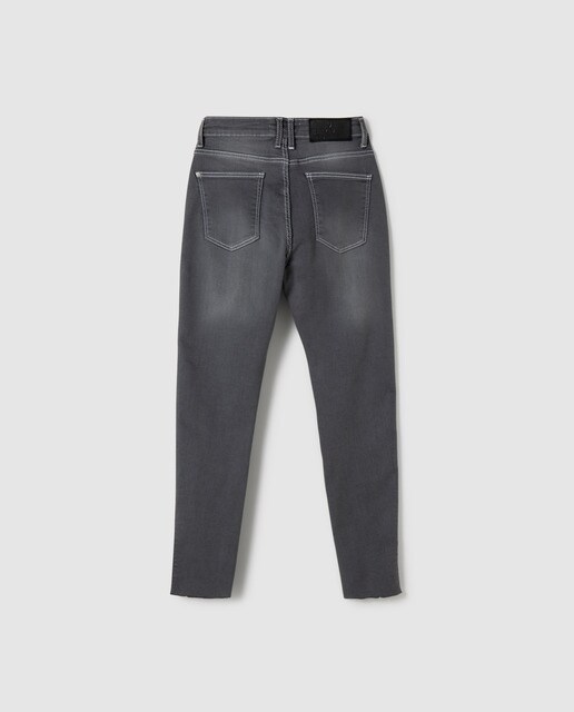 Jeans cinzentas com fitas desportivas