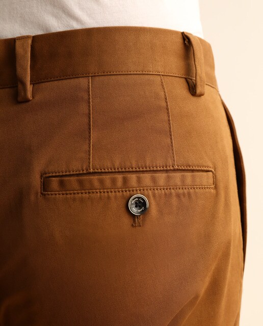 Calças chino custom castanhas de homem