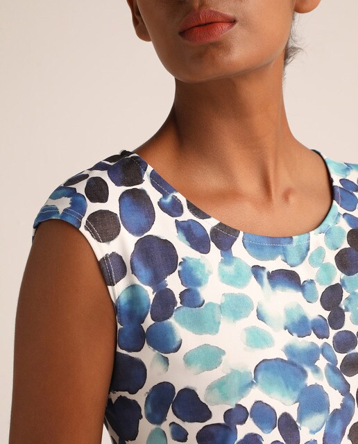 Vestido com estampado de pedras