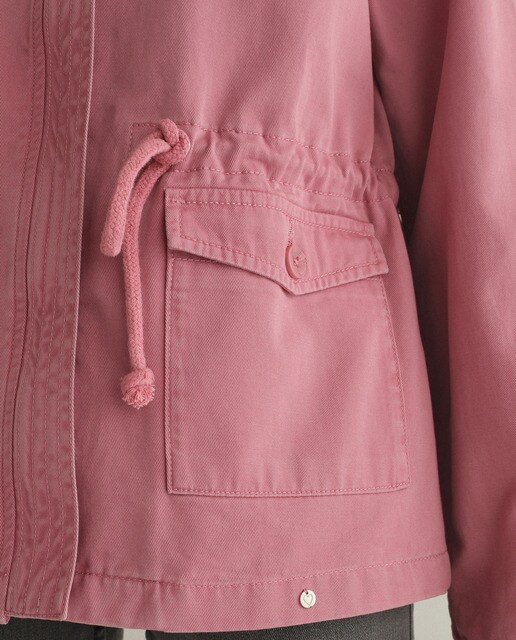 Parka curta de mulher com capuz