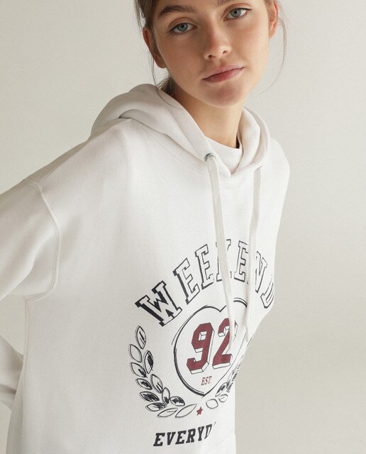 Sweatshirt com estampado à frente e capuz