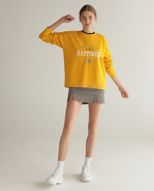 Sweatshirt básica com estampado à frente
