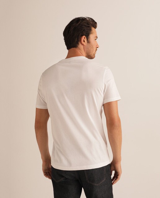 T-shirt de homem branca de manga curta