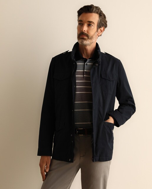 Parka de la colección Black de hombre azul con cuatro bolsillos