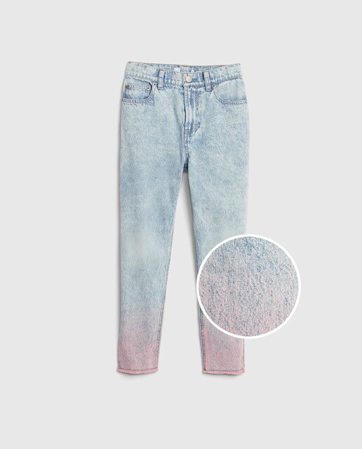 Jeans azuis de menina