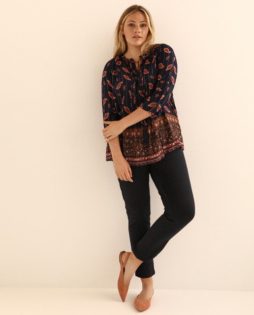 Blusa estampada tamanhos grandes com fio metalizado
