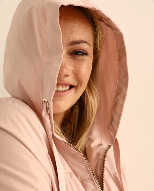 Parka ligera de mujer talla grande con capucha