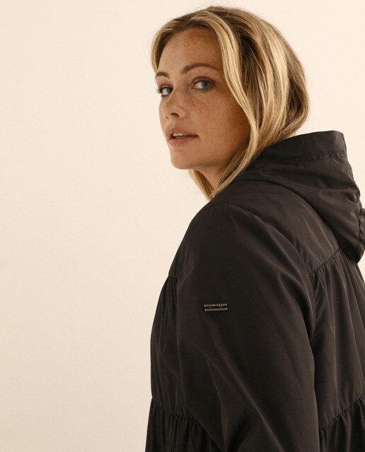 Parka ligera de mujer talla grande con capucha