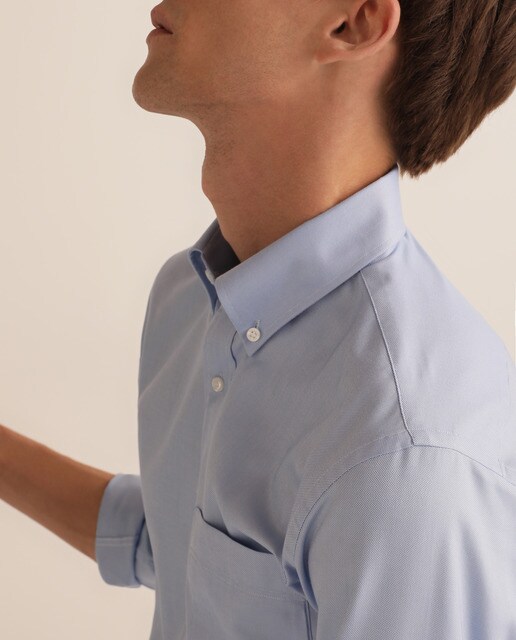 Camisa oxford slim lisa azul de homem