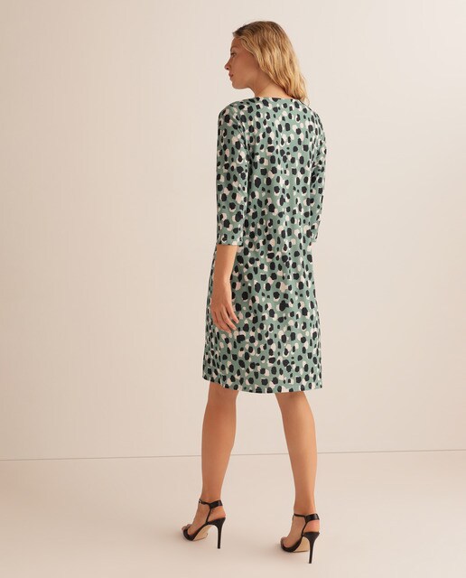 Vestido estampado com aplique