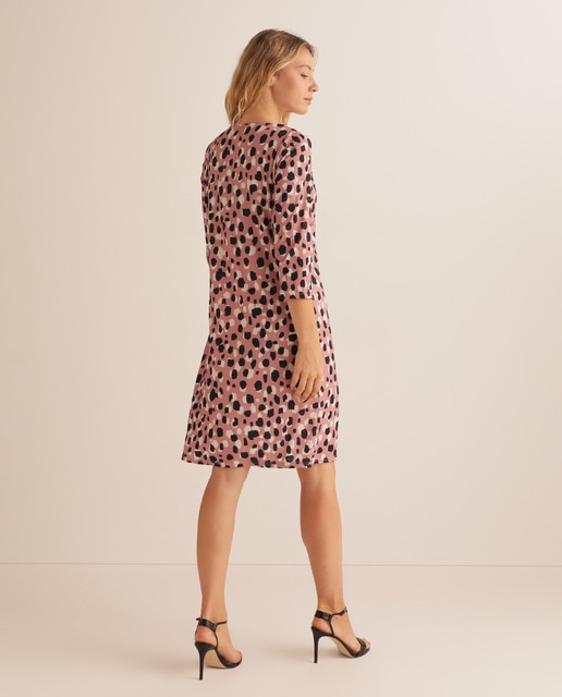 Vestido estampado com aplique