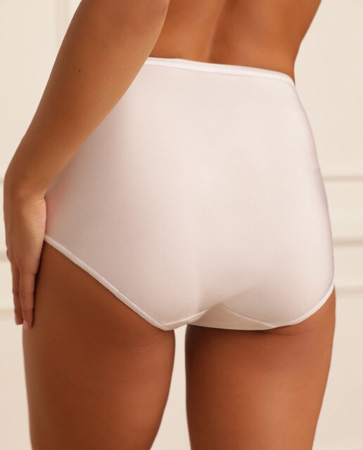 Cueca de cintura subida confort com renda