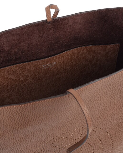 Mala hobo grande Leissa em pele de bovino castanha com logótipo perfurado