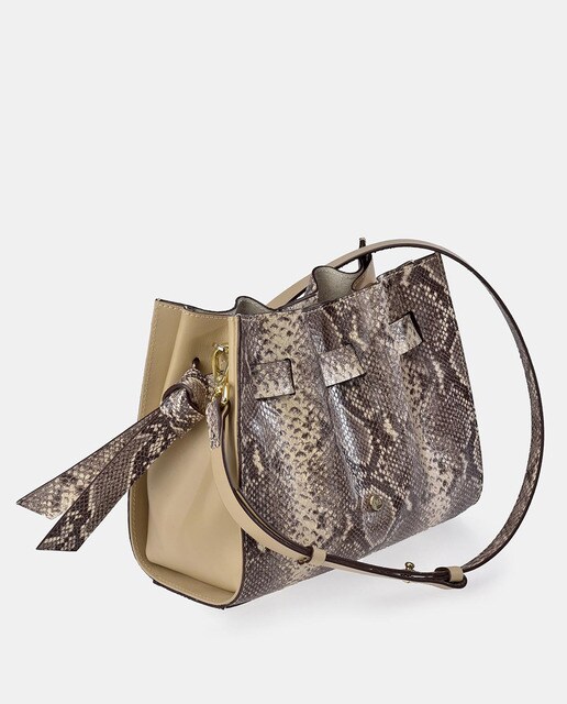 Bandolera pequeña de mujer Gloria Ortiz Odette de piel con print grabado de serpiente en tonos naturales