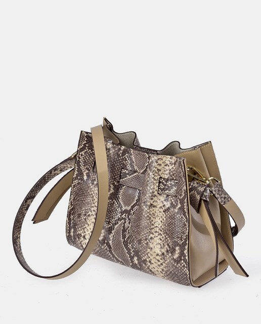 Bandolera pequeña de mujer Gloria Ortiz Odette de piel con print grabado de serpiente en tonos naturales