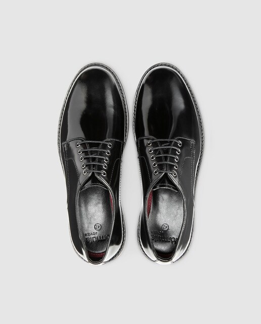Zapatos de cordones de hombre Fórmula Joven de color negro con efecto charol