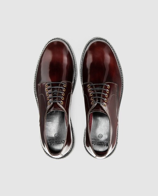 Zapatos de cordones de hombre Fórmula Joven de color burdeos con efecto charol