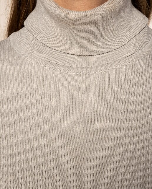 Chaleco de mujer liso y cuello alto