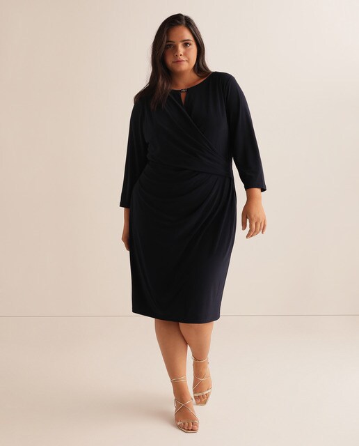 Vestido midi tamanhos grandes com manga comprida