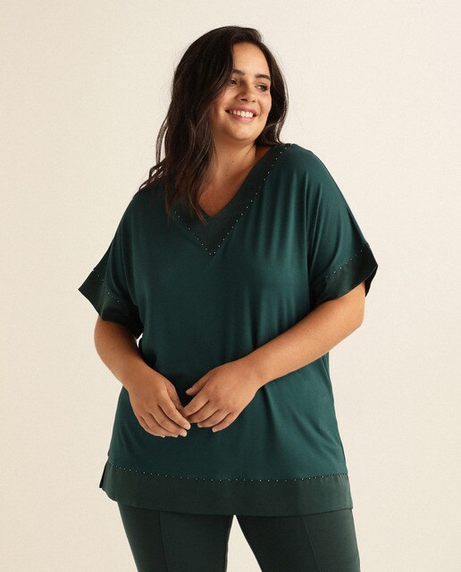 T-shirt comprida de mulher tamanhos grandes com strass
