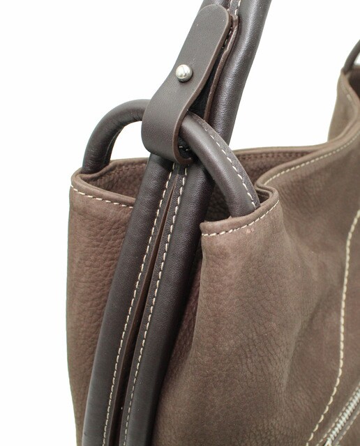 Mala hobo em pele castanha conversível em mochila