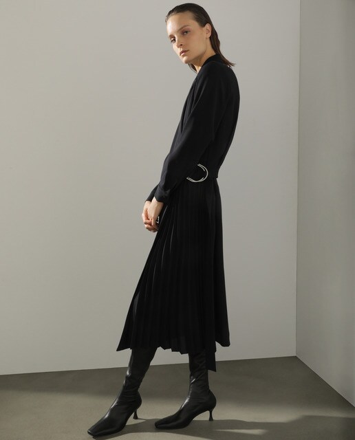 Vestido cruzado con plisados