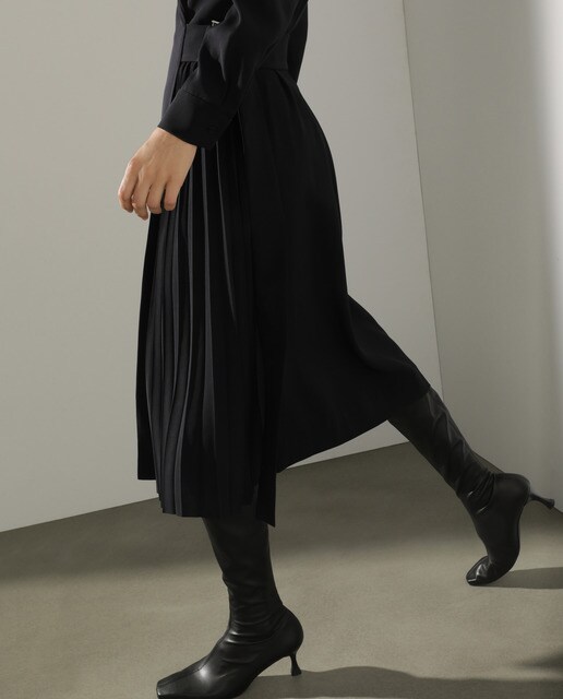 Vestido cruzado con plisados