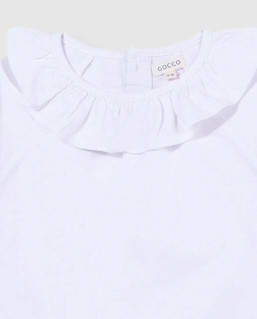 T-shirt branca com folho