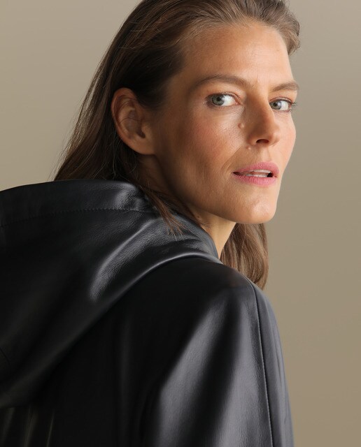 Parka de mujer 100% piel con capucha