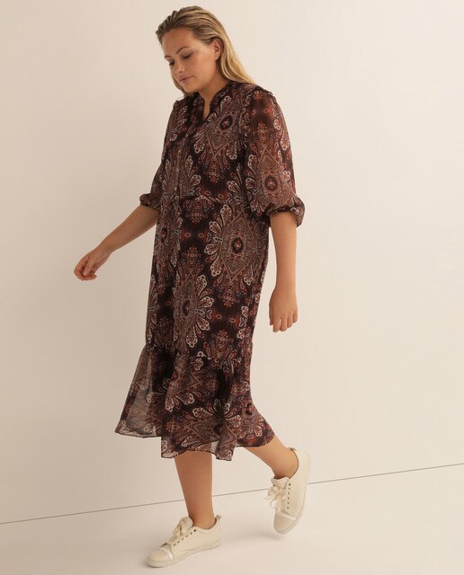Vestido midi tamanhos grandes com estampado ornamental