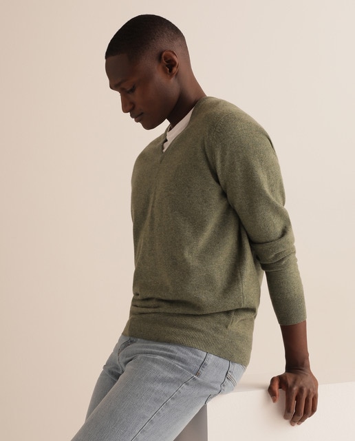 Camisola de malha lambswool verde com decote em bico