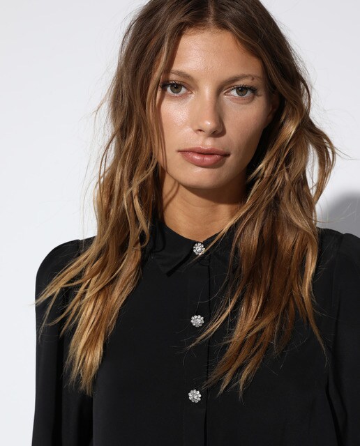 Blusa com colarinho de camisa