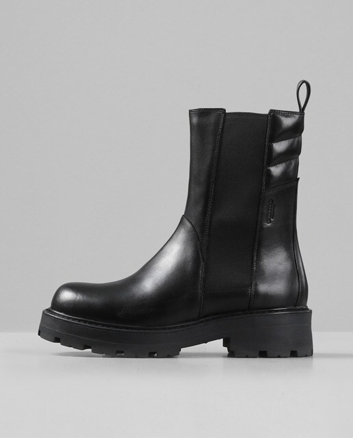 Botins em pele pretos