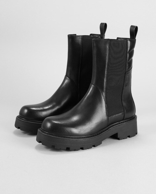 Botins em pele pretos