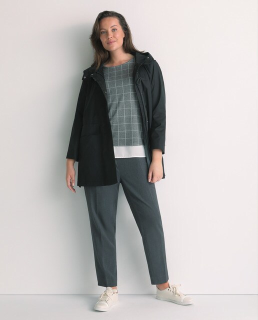 Parka corta de mujer talla grande con cierre de alamares