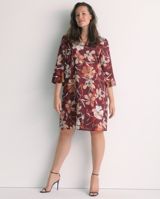 Vestido curto tamanho grande com estampado floral