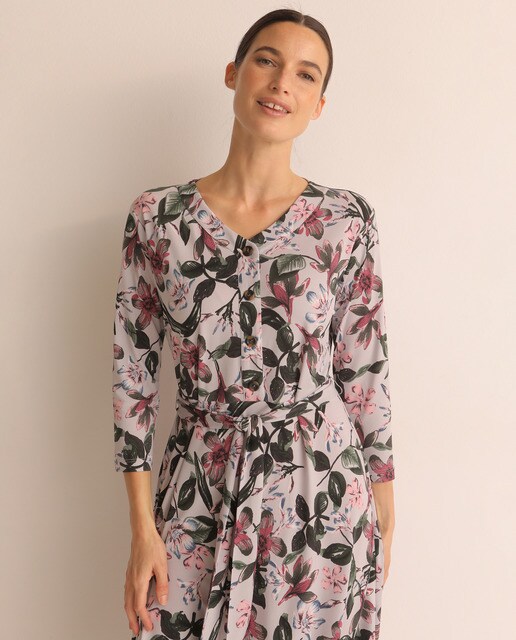 Vestido com estampado floral e botões