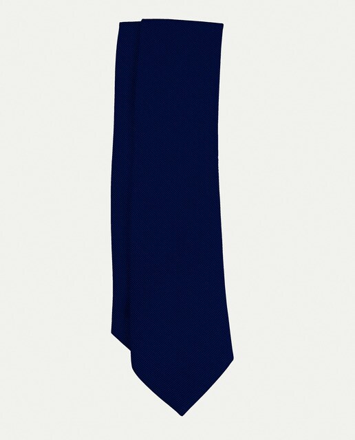 Corbata de seda lisa siete pliegues azul marino