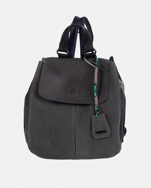 Mochila pequena de camurça e material sintético cinzenta