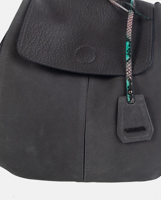 Mochila pequena de camurça e material sintético cinzenta