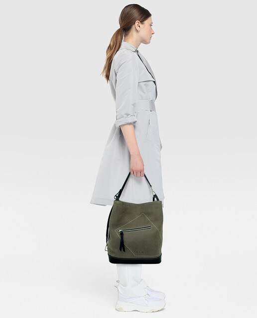 Mala hobo em pele taupe conversível em mochila
