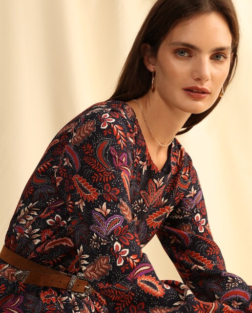 Vestido midi con manga larga