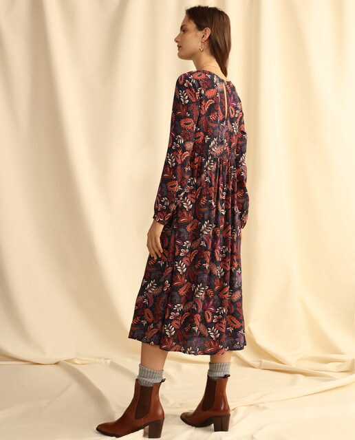 Vestido midi con manga larga