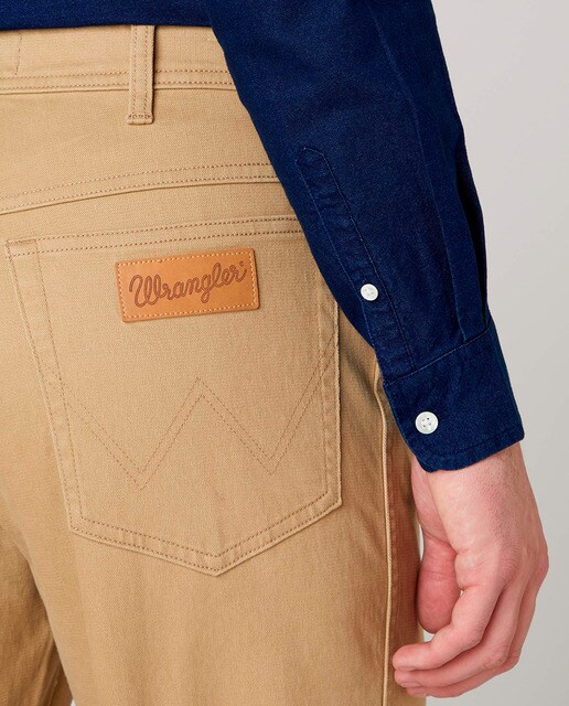 Pantalón cinco bolsillos de hombre regular beige