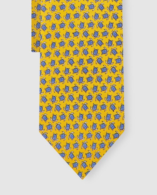 Gravata de seda amarela com estampado de tartarugas