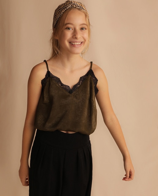 Top caqui com renda