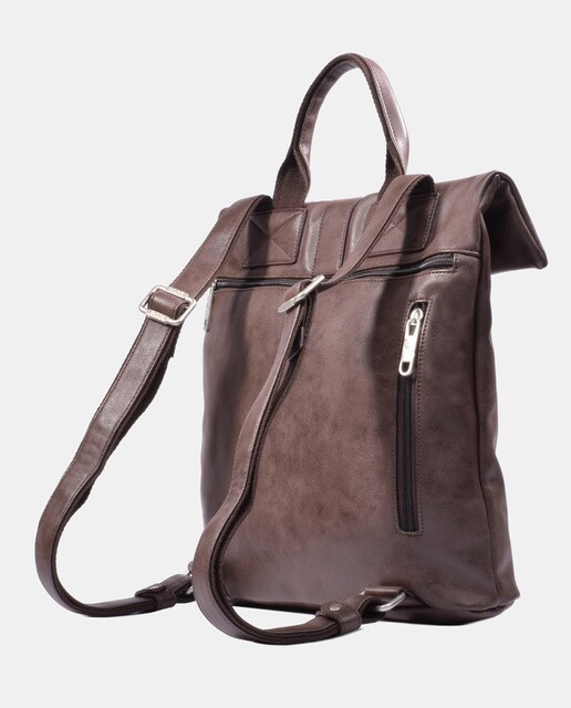 Mochila castanha com fivela
