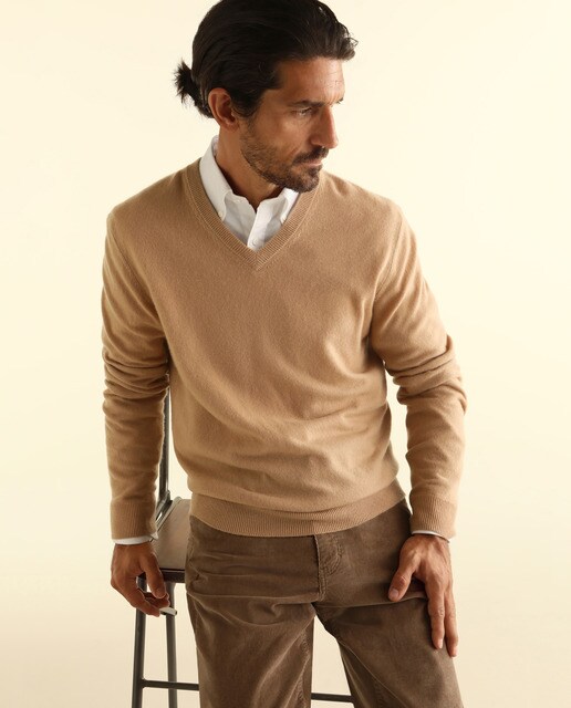 Jersey de lana 100% cashmere de hombre Emidio Tucci beige con el cuello de pico