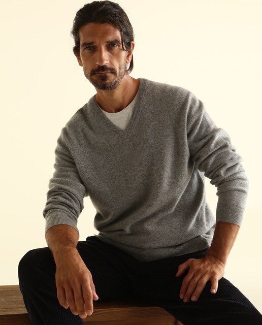 Jersey de lana 100% cashmere de hombre Emidio Tucci gris con el cuello de pico
