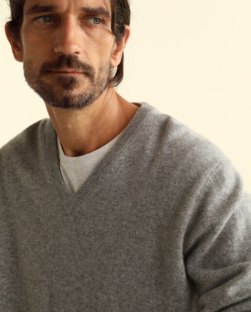 Jersey de lana 100% cashmere de hombre Emidio Tucci gris con el cuello de pico